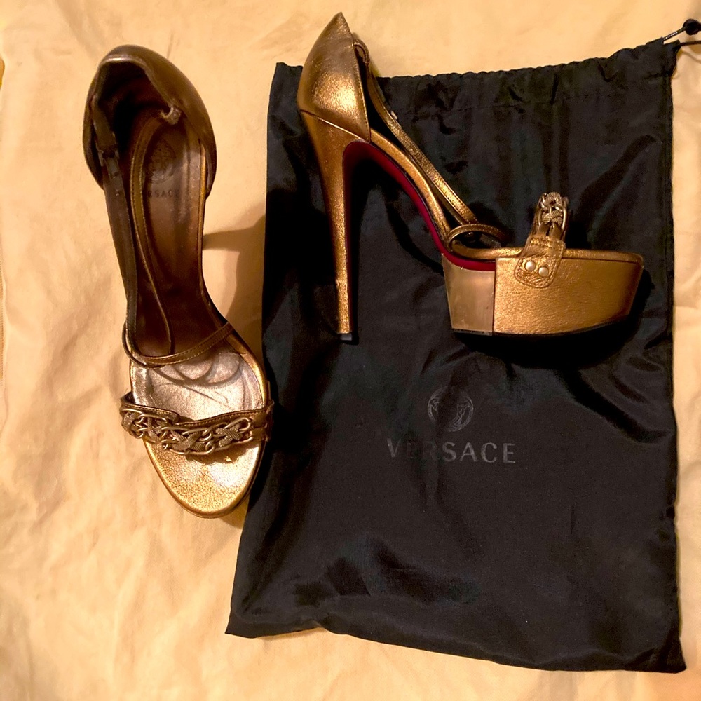 Versace pumps!